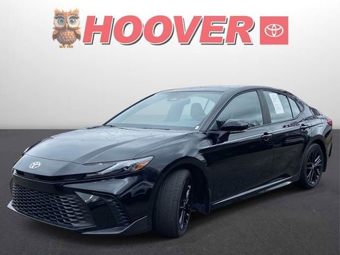 Used 2025 Toyota Camry SE image 6