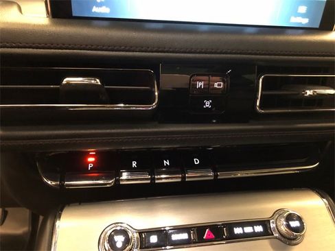 Used 2023 Lincoln Aviator AWD w/ Premium Package image 23