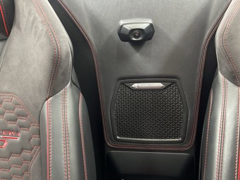 Used 2020 Lamborghini Huracan EVO image 36