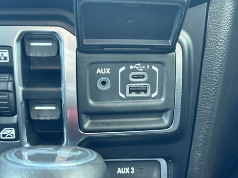 Used 2021 Jeep Wrangler Unlimited Rubicon w/ Uconnect 4C Nav & Sound Group AWD/4WD image 34