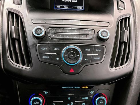 Used 2018 Ford Focus SE image 35