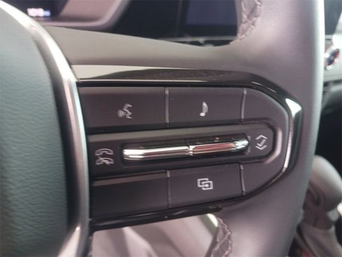 Used 2025 Chevrolet Colorado W/T w/ Advanced Trailering Package image 32