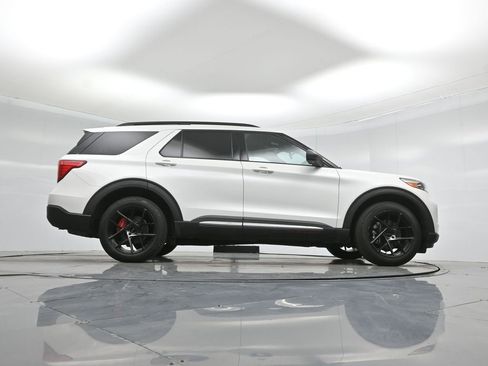 Certified 2020 Ford Explorer XLT w/ Equipment Group 202A image 50