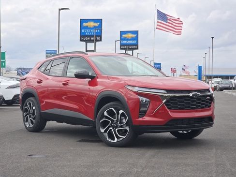 New 2026 Chevrolet Trax RS w/ Sunroof Package image 2