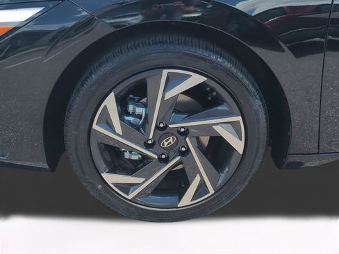New 2026 Hyundai Elantra Limited FWD image 11