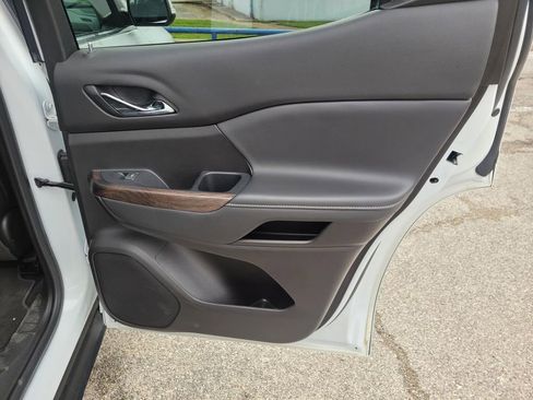 Used 2022 GMC Acadia Denali AWD/4WD image 11