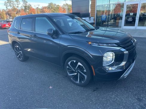 Used 2024 Mitsubishi Outlander SE image 21