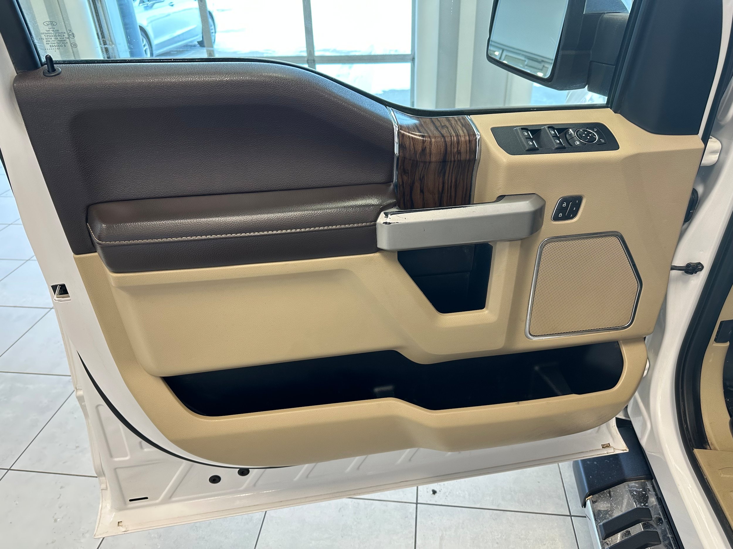 Used 2019 Ford F150 Lariat AWD/4WD image 12