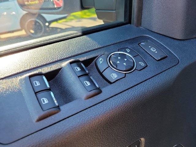 Used 2022 Ford F350 Lariat w/ Tremor Off-Road Package AWD/4WD image 14