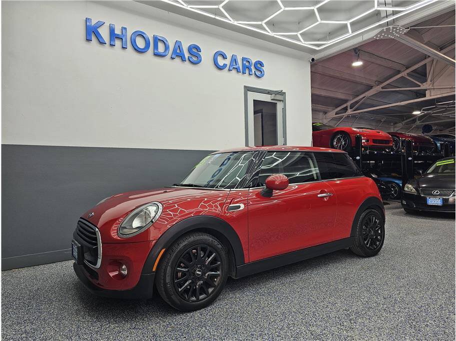 Used 2018 MINI Cooper 2-Door Hardtop FWD image 2