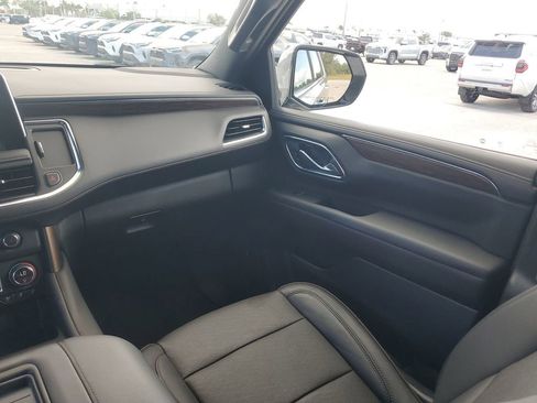 Used 2024 Chevrolet Tahoe High Country w/ Advanced Technology Package image 11