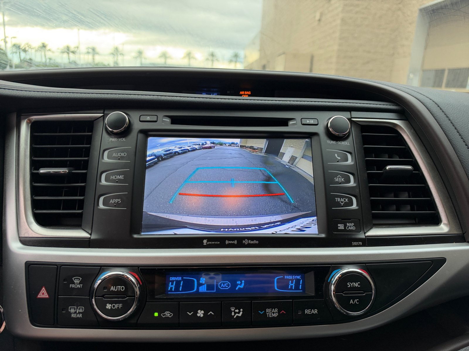 Used 2018 Toyota Highlander XLE w/ Carpet Mat Package (TMS) FWD image 29