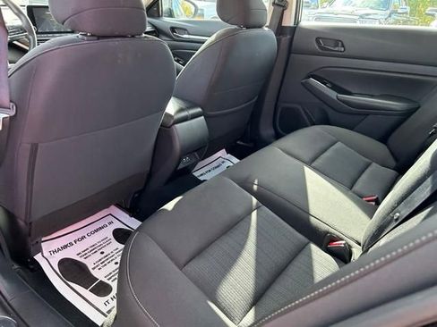 Used 2023 Nissan Altima 2.5 SV FWD image 14