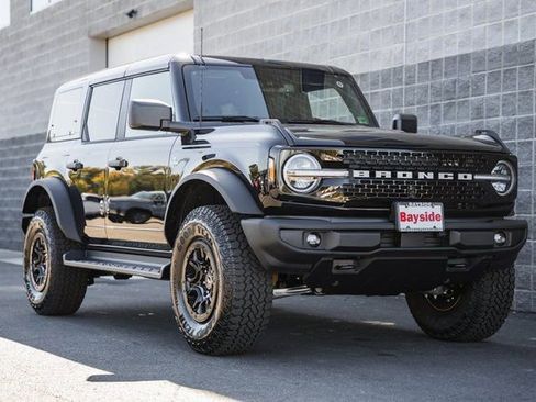 New 2025 Ford Bronco Outer Banks w/ Sasquatch Package image 2
