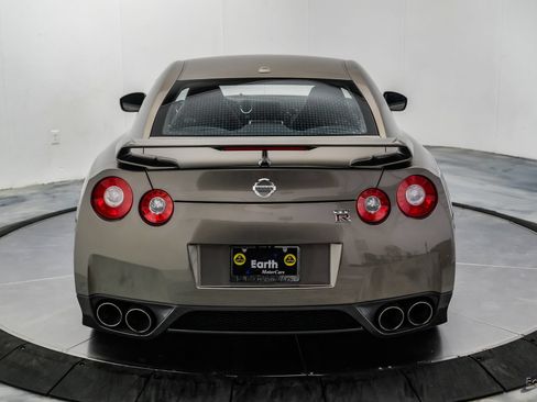 Used 2009 Nissan GT-R Premium AWD/4WD image 17