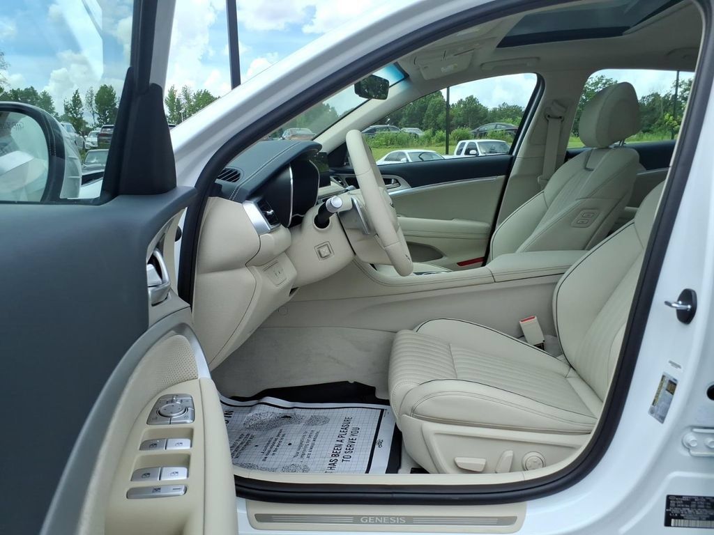 Used 2026 Genesis G70 2.5T Prestige RWD image 14