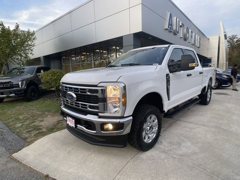 Certified 2024 Ford F250 XLT w/ Snow Plow Prep Package image 4