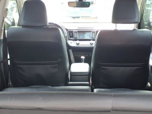Used 2018 Toyota RAV4 Limited FWD image 30