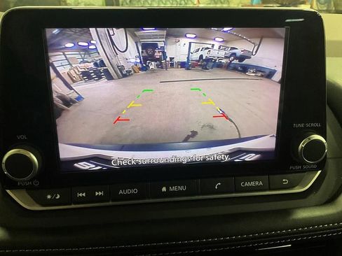 Used 2023 Nissan Rogue SV w/ SV Premium B Package image 23