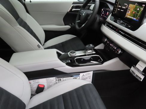 New 2026 Mitsubishi Outlander SE FWD image 25