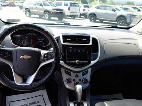 Used 2020 Chevrolet Sonic Premier FWD image 15