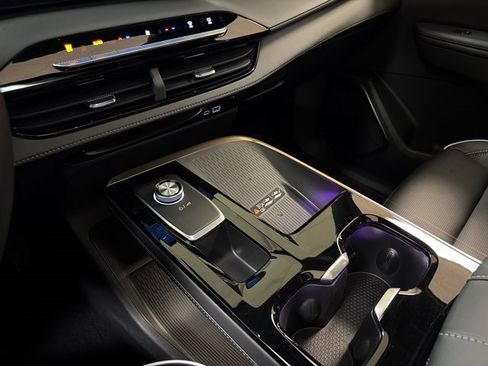 Used 2025 Buick Enclave Avenir w/ Super Cruise Package image 19