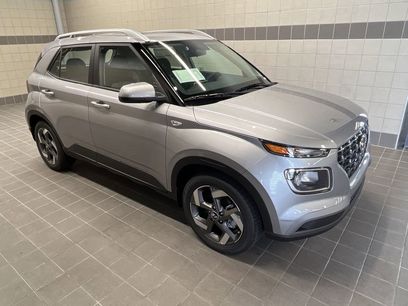 New 2025 Hyundai Venue SEL