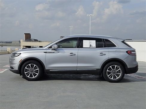 Certified 2021 Lincoln Nautilus Standard w/ Equipment Group 101A image 4