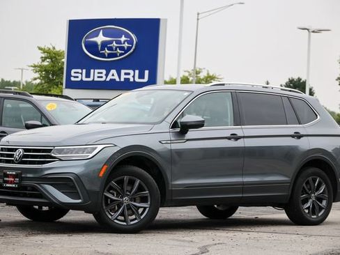 Used 2022 Volkswagen Tiguan SE AWD/4WD image 2