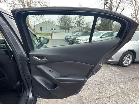 Used 2016 MAZDA MAZDA3 i Sport image 24