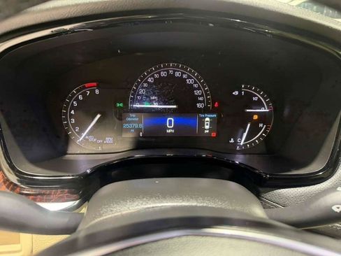 Used 2018 Cadillac XT5 Luxury w/ Driver Awareness Package FWD image 20