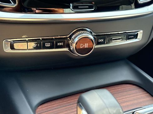 Certified 2025 Volvo S60 B5 Plus image 15