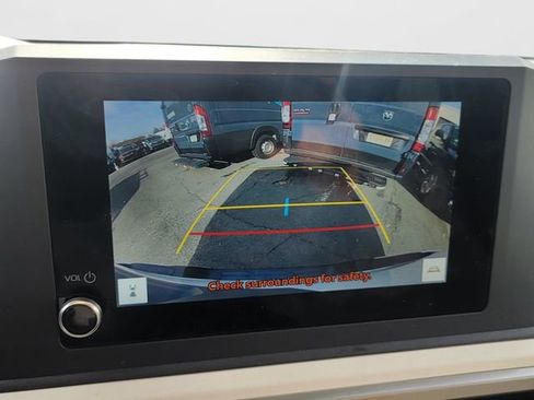 Used 2024 Toyota Tacoma TRD Off-Road image 31