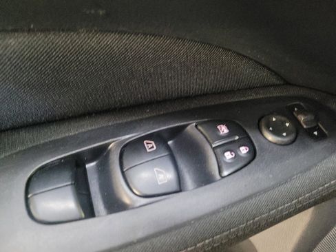 Used 2017 Nissan Pathfinder SV FWD image 27