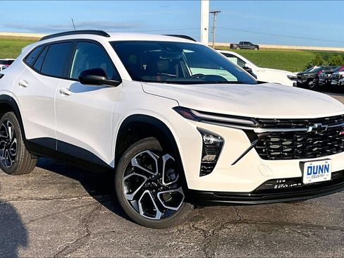 New 2026 Chevrolet Trax RS w/ Driver Confidence Package FWD image 2