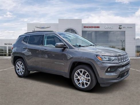 Certified 2022 Jeep Compass Latitude AWD/4WD image 1
