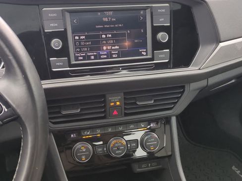 Used 2020 Volkswagen Jetta R-Line w/ R-Line Cold Weather Package image 28