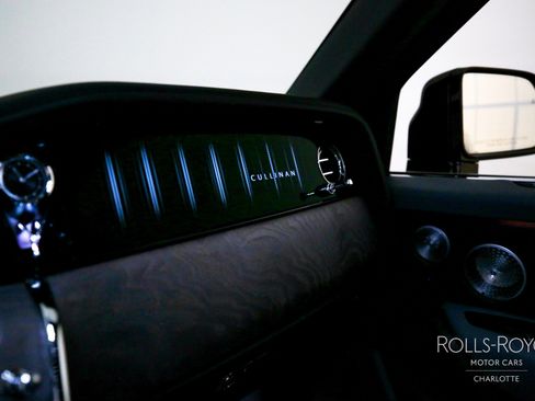 Certified 2025 Rolls-Royce Cullinan image 36