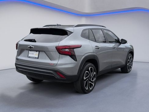 Used 2025 Chevrolet Trax RS w/ Driver Confidence Package FWD image 10