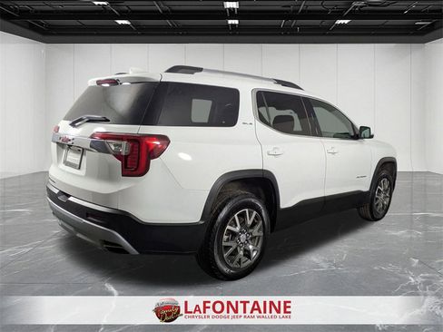 Used 2023 GMC Acadia SLE w/ Driver Convenience Package image 5
