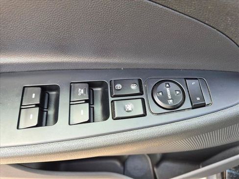 Used 2017 Hyundai Tucson SE Plus AWD/4WD image 11