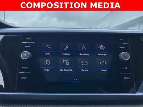 New 2024 Volkswagen Taos SE image 5