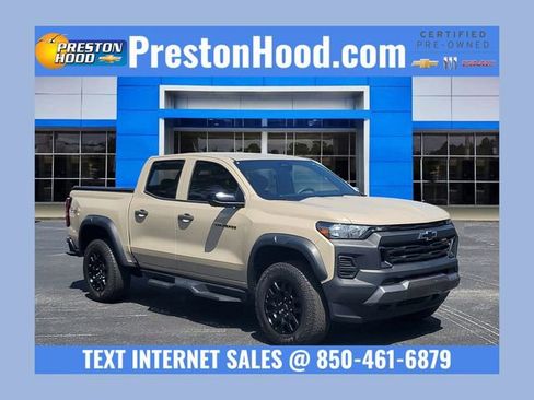 Used 2023 Chevrolet Colorado Trail Boss w/ Technology Package AWD/4WD image 1
