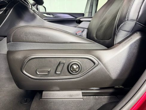 Used 2025 Jeep Grand Cherokee Altitude AWD/4WD image 29