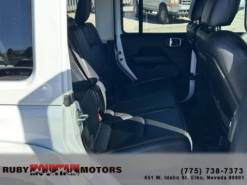 Used 2025 Jeep Wrangler Unlimited Sahara AWD/4WD image 23