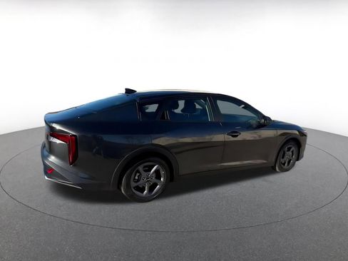 Used 2025 Kia K4 LXS image 14