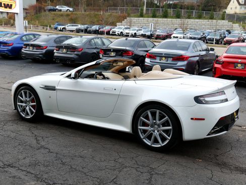 Used 2015 Aston Martin V8 Vantage S image 65