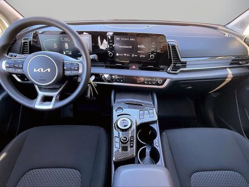 Used 2025 Kia Sportage LX image 14