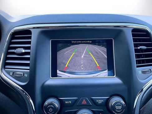 Certified 2018 Jeep Grand Cherokee Laredo RWD image 13