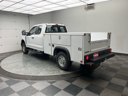 New 2026 Ford F250 XL w/ XL Chrome Package image 2
